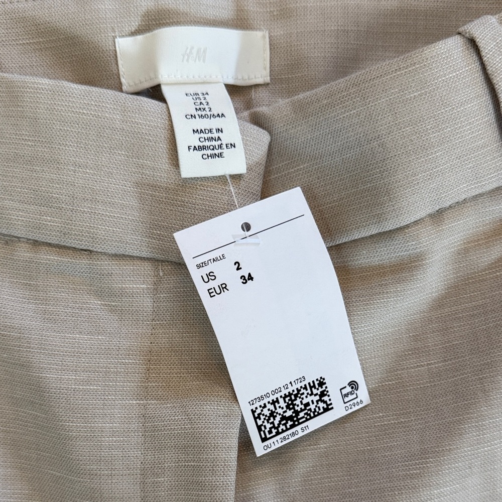NWT H&M Women's Beige Bermuda Shorts - Picture 2 of 5